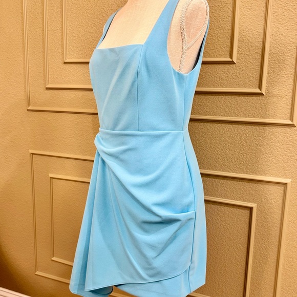 BADGLEY MISCHKA Elegant Blue Asymmetrical Sleeveless Dress. Size 10 - Picture 6 of 9